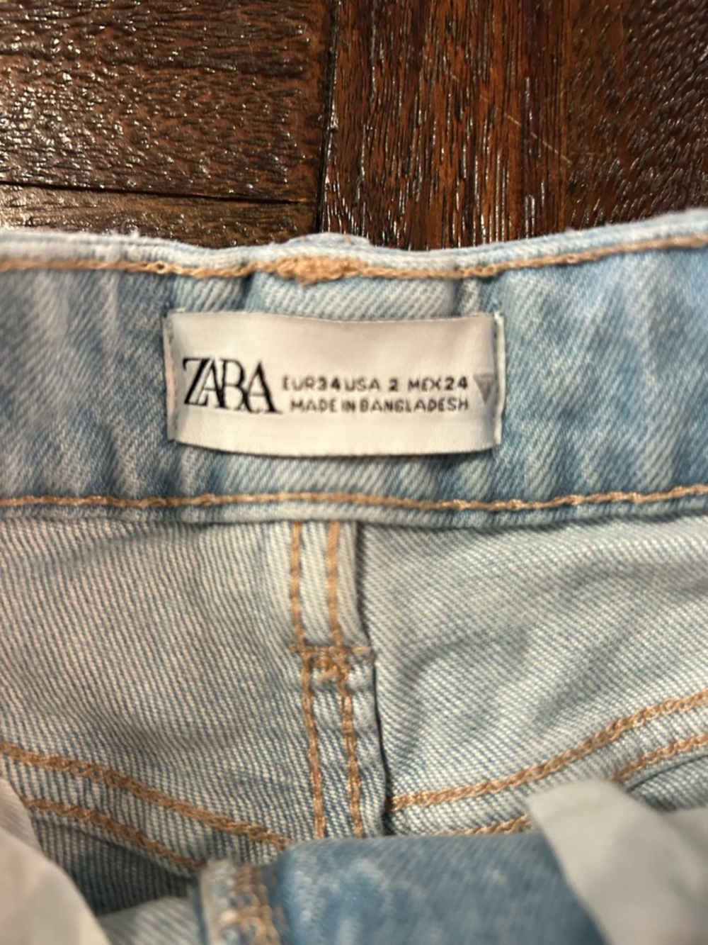 Zara Cut Off Light Wash Distressed Women’s Denim Jean Shorts with Raw Hem - Picture 3 of 9